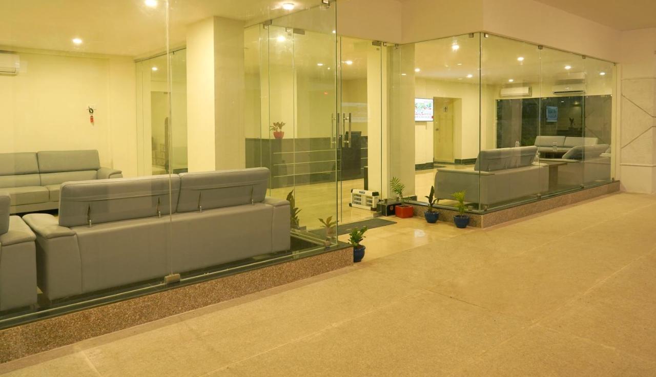 Hotel D Dev Виджаявада Экстерьер фото