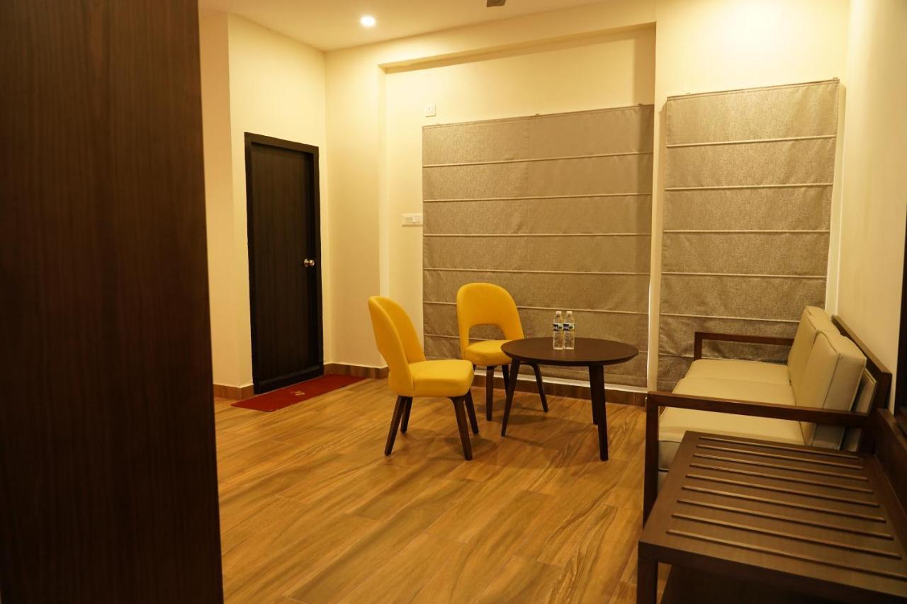 Hotel D Dev Виджаявада Экстерьер фото